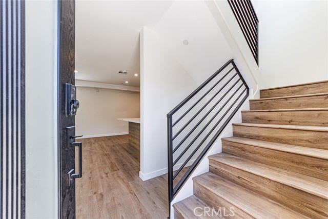 Detail Gallery Image 5 of 22 For 1855 Crenshaw Bld, Los Angeles,  CA 90019 - 4 Beds | 3 Baths