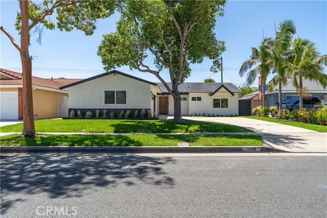 2514 S Rita Way, Santa Ana CA: https://media.crmls.org/medias/70f441fc-bd32-4439-948d-8b5897db3404.jpg