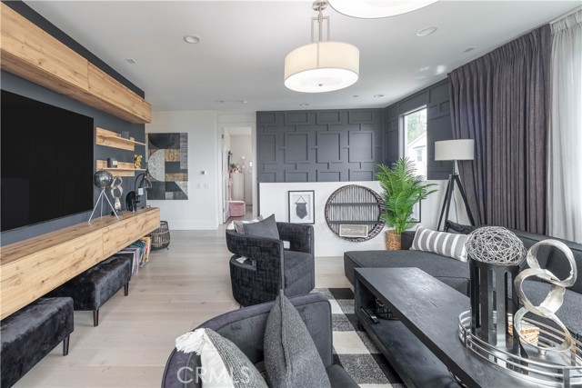 Detail Gallery Image 31 of 68 For 18804 Winnwood, Santa Ana,  CA 92705 - 5 Beds | 5 Baths