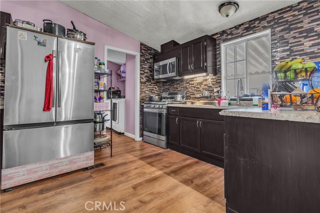 Detail Gallery Image 12 of 26 For 8681 Katella Ave #812,  Stanton,  CA 90680 - 4 Beds | 2 Baths