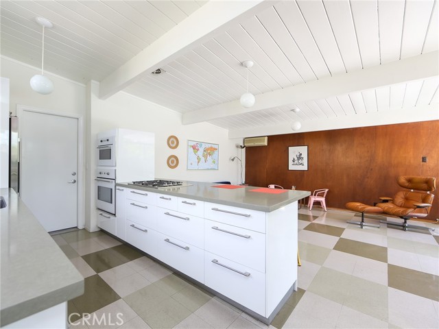 Detail Gallery Image 12 of 39 For 508 S Woodland St, Orange,  CA 92869 - 4 Beds | 2 Baths