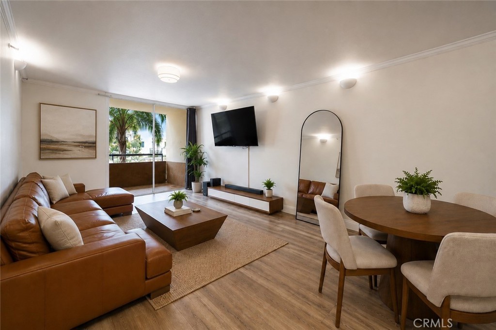 600 W 9th Street #305