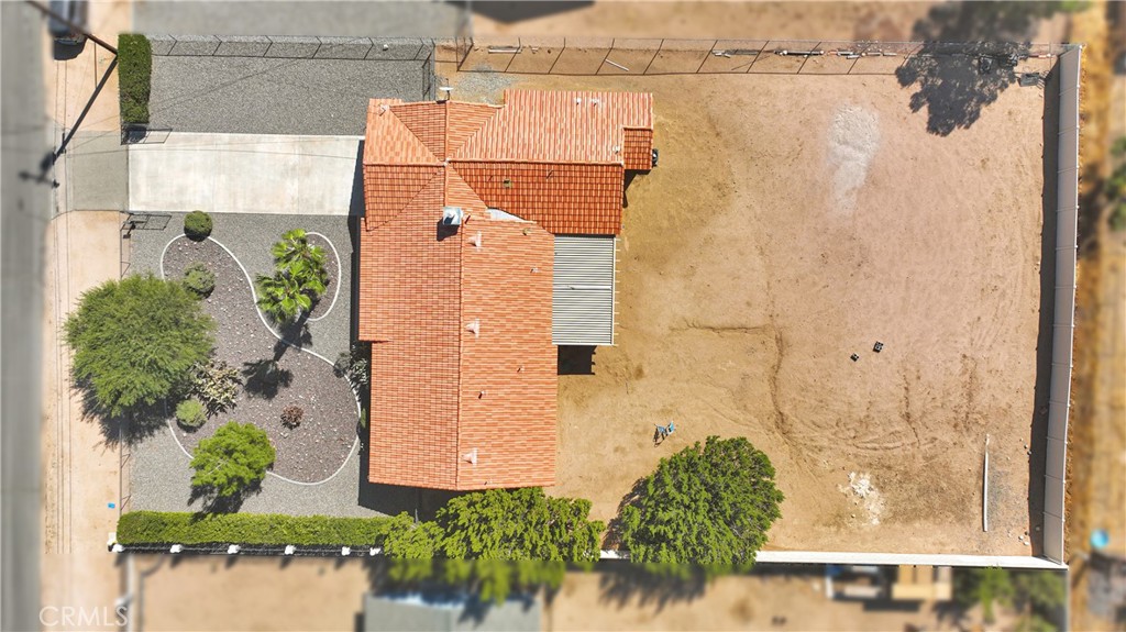 https://media.crmls.org/medias/70f6685d-67c8-4334-9c8d-b33badb3d5a3.jpg?preset=X-Large