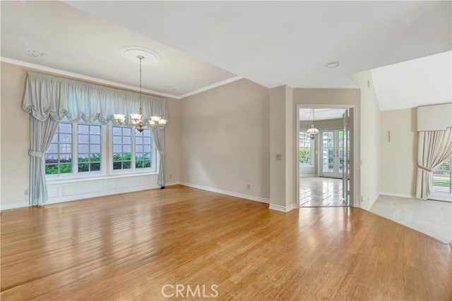 Detail Gallery Image 4 of 52 For 19371 Woodlands Dr, Huntington Beach,  CA 92648 - 3 Beds | 2/1 Baths