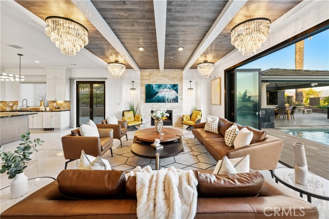 Detail Gallery Image 14 of 66 For 4090 Naples Ct, Yorba Linda,  CA 92886 - 6 Beds | 6/1 Baths