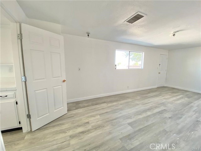 Detail Gallery Image 11 of 34 For 15080 Ramona Rd, Apple Valley,  CA 92307 - 3 Beds | 2 Baths