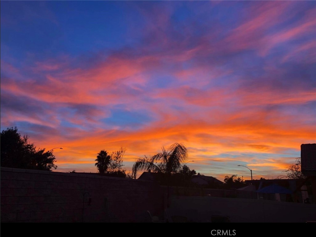 https://media.crmls.org/medias/70f79af4-f378-47fe-8cc6-ca67392f9d2f.jpg?preset=X-Large