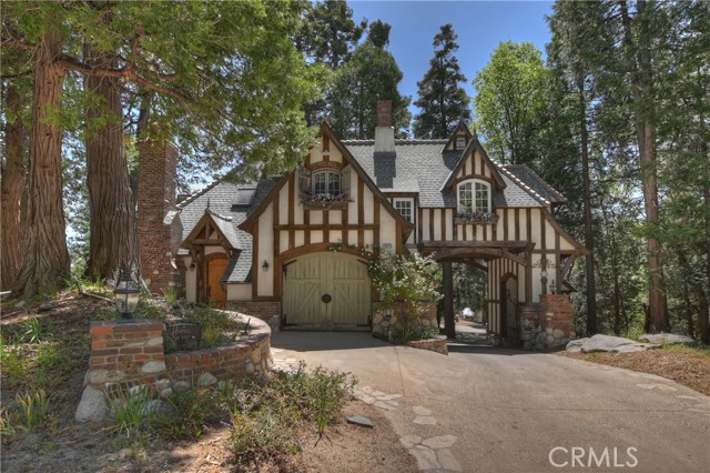 29223 Pigeon Hawk Lane, Lake Arrowhead CA: https://media.crmls.org/medias/70f81b5b-7267-473f-be87-87dc8cf5a611.jpg
