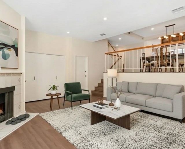 18360 Collins, Tarzana CA: https://media.crmls.org/medias/70f8b48e-050e-4e95-ad23-457b4be6e352.jpg