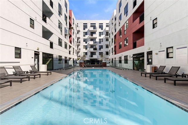 1234 Wilshire Boulevard, Los Angeles, California 90017, 1 Bedroom Bedrooms, ,1 BathroomBathrooms,Condominium,For Sale,Wilshire,OC25027128