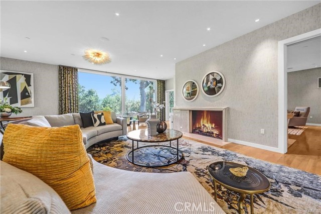 Detail Gallery Image 5 of 43 For 935 Hillcrest, Pasadena,  CA 91106 - 6 Beds | 7/1 Baths