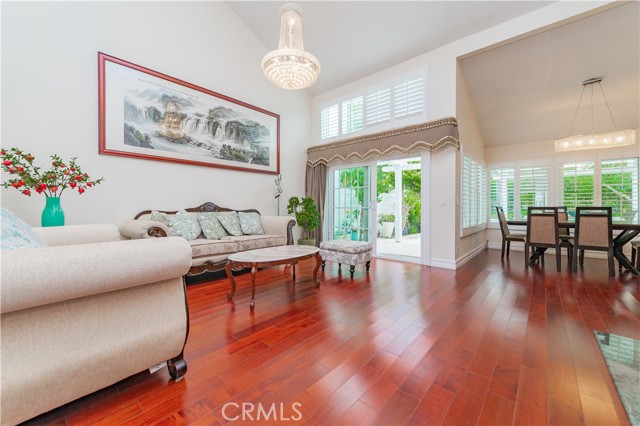 10 La Quinta, Irvine CA: https://media.crmls.org/medias/70fa3ee5-3197-4ea2-ac74-1f3d9d7beab4.jpg