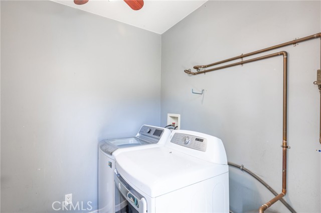 7441 Sylvia Avenue, Reseda CA: https://media.crmls.org/medias/70fba0ad-dc1a-42d5-8de7-9f87758bfa28.jpg
