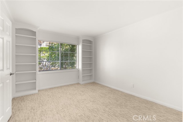 6042 Shadowbrook Circle, Huntington Beach CA: https://media.crmls.org/medias/70fc6a88-db0e-43d1-b745-4a0b92f5c601.jpg