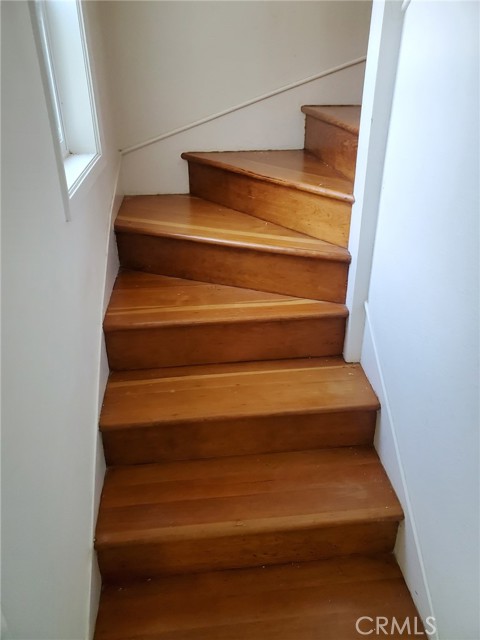Detail Gallery Image 23 of 31 For 23041 Erwin St, Woodland Hills,  CA 91367 - 4 Beds | 5 Baths