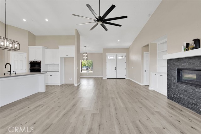 Detail Gallery Image 6 of 47 For 21192 Zuni Rd, Apple Valley,  CA 92307 - 4 Beds | 3/1 Baths
