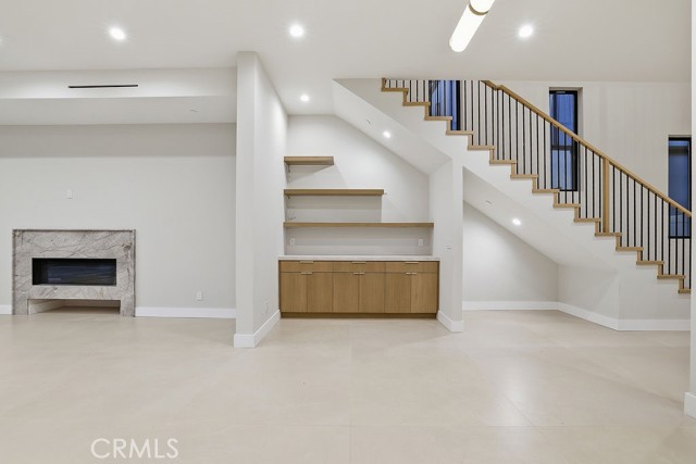 Detail Gallery Image 8 of 22 For 4617 Atoll Ave, Sherman Oaks,  CA 91423 - 5 Beds | 5 Baths