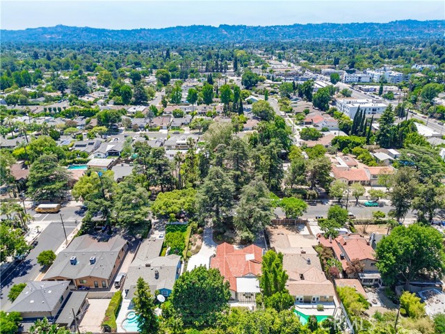 Detail Gallery Image 50 of 58 For 13621 Erwin St, Van Nuys,  CA 91401 - 4 Beds | 3 Baths