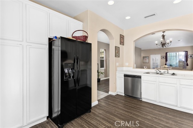 Detail Gallery Image 9 of 23 For 2618 W via San Carlos, San Bernardino,  CA 92410 - 4 Beds | 2/1 Baths