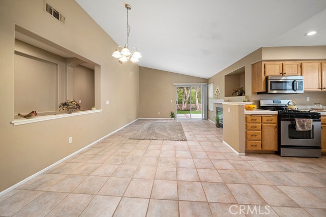 Detail Gallery Image 19 of 40 For 820 Autumn Ln, Corona,  CA 92881 - 3 Beds | 2 Baths