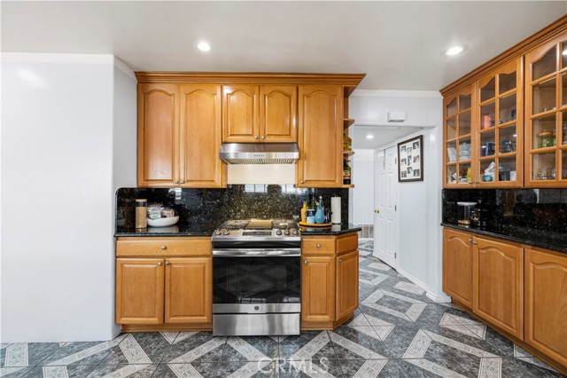 Detail Gallery Image 14 of 45 For 17174 Los Alimos, Granada Hills,  CA 91344 - 4 Beds | 3 Baths