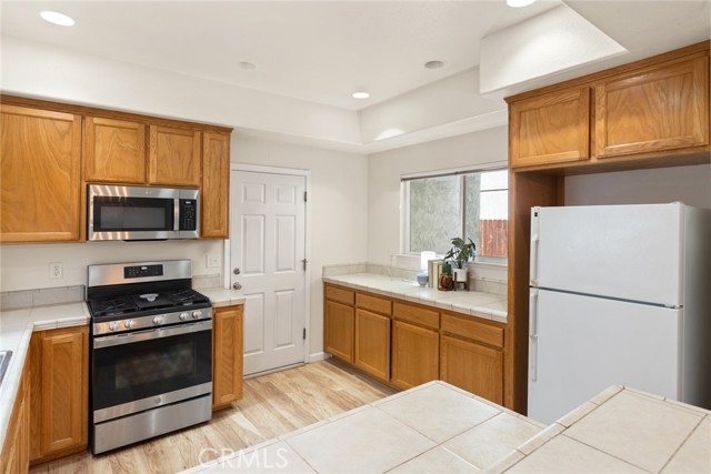 Detail Gallery Image 8 of 30 For 2749 Ceanothus Ave, Chico,  CA 95973 - 3 Beds | 3 Baths