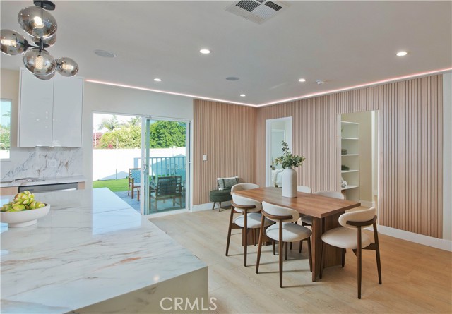 Detail Gallery Image 24 of 47 For 5864 Jamieson Ave, Encino,  CA 91316 - 3 Beds | 3 Baths