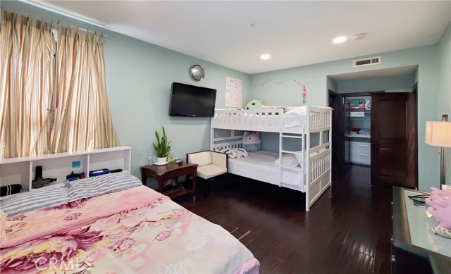 34 Sunset Cove, Newport Coast CA: https://media.crmls.org/medias/70ff63f0-daff-4c16-9662-19a92e373a63.jpg