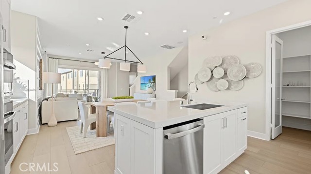 Detail Gallery Image 3 of 33 For 848 Sonia, Irvine,  CA 92618 - 4 Beds | 3/1 Baths