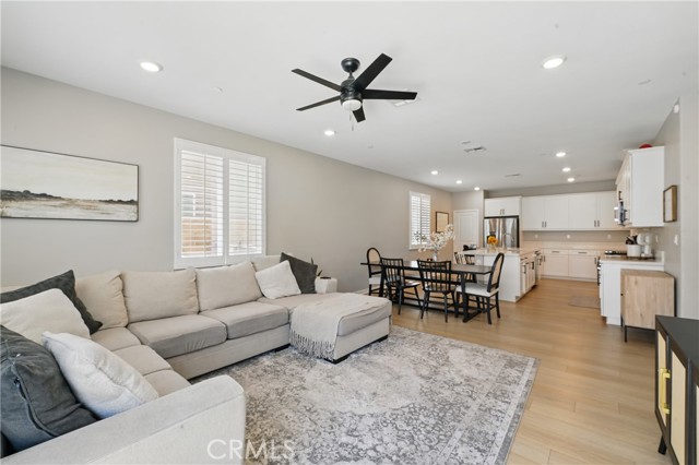 Detail Gallery Image 11 of 42 For 3625 Basanite Ave, Ontario,  CA 91761 - 5 Beds | 3 Baths