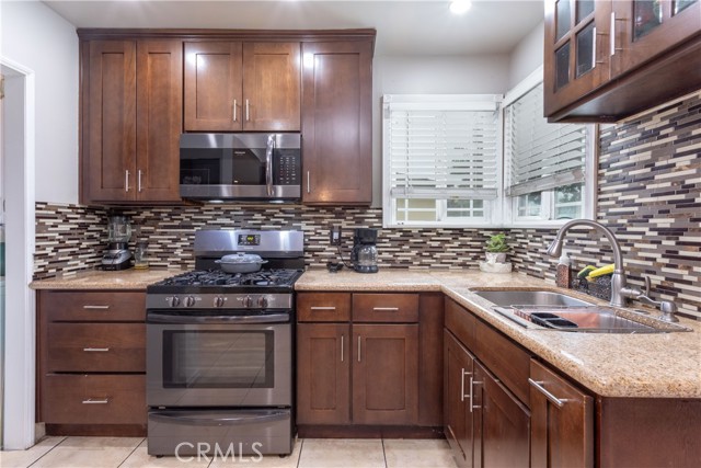 Detail Gallery Image 9 of 28 For 7412 Lindsey Ave., Pico Rivera,  CA 90660 - 2 Beds | 1 Baths