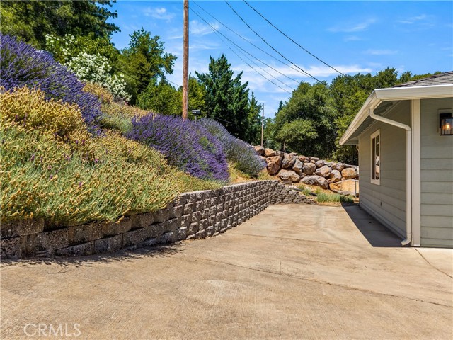 3592 Pine Terrace Drive, Kelseyville CA: https://media.crmls.org/medias/71006bf6-fe03-42a5-8840-efbfd34c4a42.jpg
