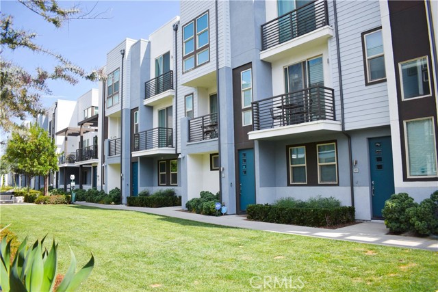 321 Placemark, Irvine CA: https://media.crmls.org/medias/7100b020-dfbe-4f50-9764-1130b1f2b30e.jpg