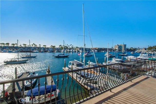 Detail Gallery Image 49 of 53 For 323 via Lido Soud, Newport Beach,  CA 92663 - 4 Beds | 3/1 Baths