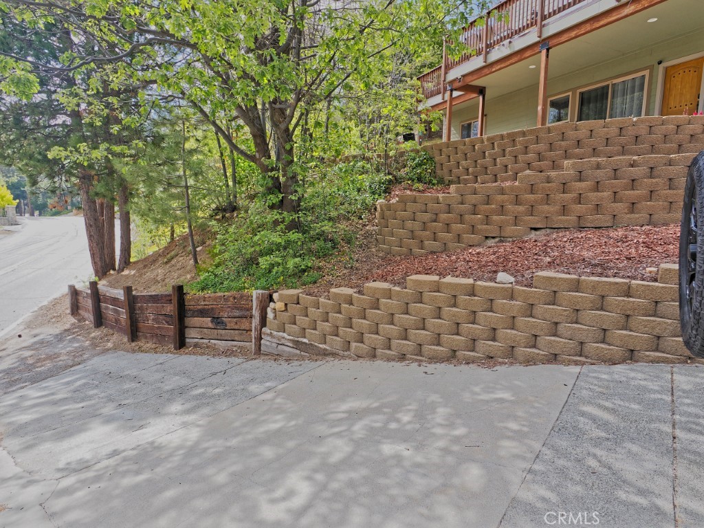 https://media.crmls.org/medias/710108c6-c875-4dcb-a69e-541c146313fb.jpg?preset=X-Large