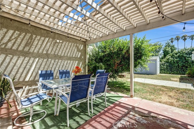 18026 Duncan Street, Encino CA: https://media.crmls.org/medias/710123f7-7050-478a-81af-db5143e19d0c.jpg