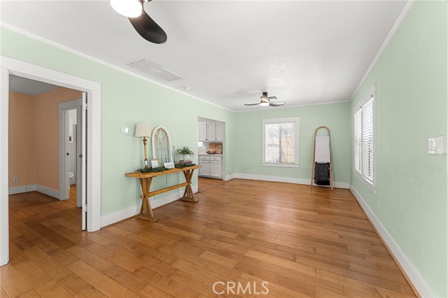 Detail Gallery Image 5 of 32 For 4390 Edgewood, Riverside,  CA 92506 - 2 Beds | 2 Baths