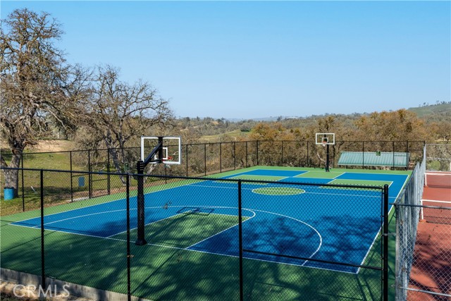 2265 Holly Drive, Paso Robles CA: https://media.crmls.org/medias/710160a5-1f0e-49a2-a268-cd33df7fa4c5.jpg