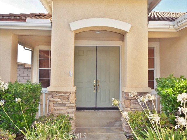 Detail Gallery Image 2 of 46 For 28397 Oasis View Cir, Menifee,  CA 92584 - 2 Beds | 2 Baths