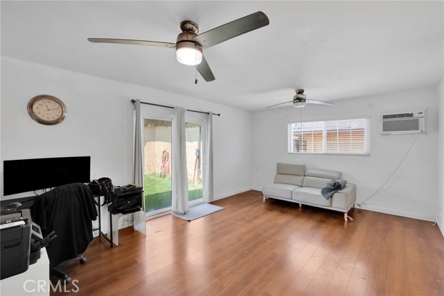10125 Annetta Ave., South Gate CA: https://media.crmls.org/medias/71025b7b-e311-4f80-8b10-f21353b88af2.jpg