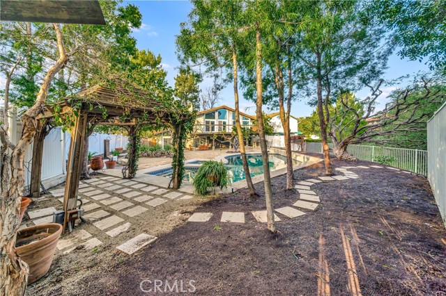 23216 Park Esperanza, Calabasas CA: https://media.crmls.org/medias/7102e17d-4040-42f0-98de-29500a68f2bf.jpg