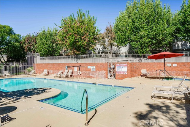 Detail Gallery Image 25 of 27 For 10220 Zelzah Ave #3,  Northridge,  CA 91325 - 2 Beds | 2/1 Baths