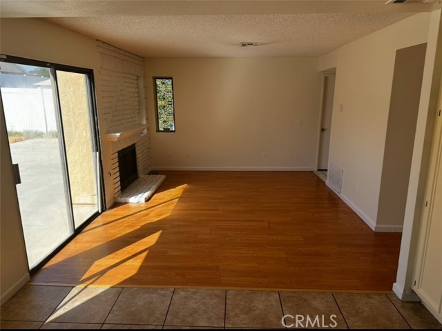 13675 Riverstone Drive, Victorville CA: https://media.crmls.org/medias/7103173b-46e8-4ece-85e5-265517a11486.jpg