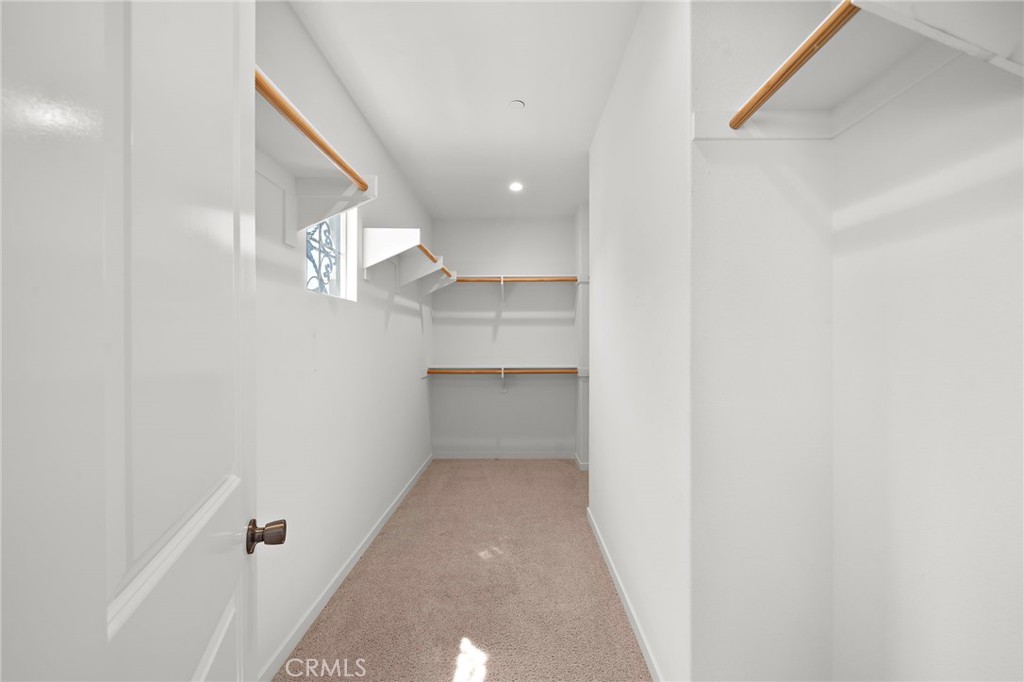 https://media.crmls.org/medias/7103c673-ced2-4755-9dd2-ce65977857e8.jpg?preset=X-Large