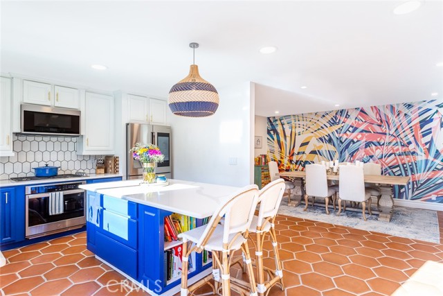 2718 N Wright Street, Santa Ana CA: https://media.crmls.org/medias/7104547b-3821-495e-8288-f9f21b3f8c07.jpg