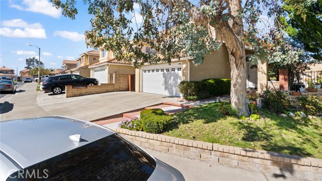 Detail Gallery Image 8 of 56 For 19765 Azure Field Dr, Newhall,  CA 91321 - 3 Beds | 2/1 Baths