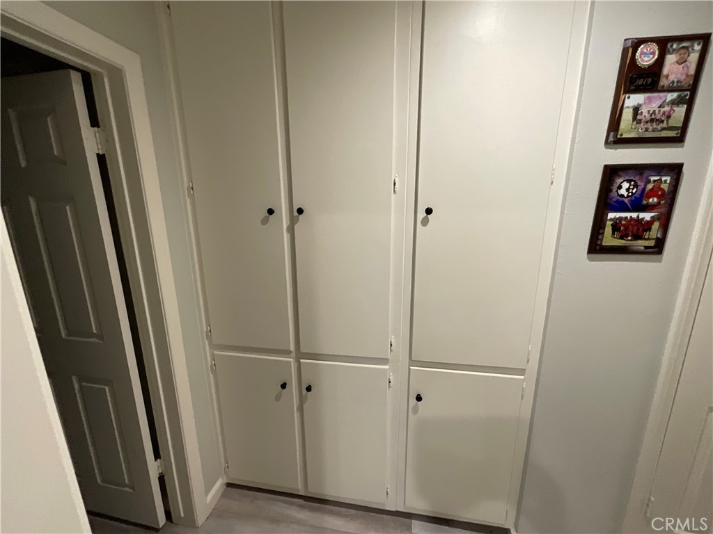https://media.crmls.org/medias/7104f0da-eff6-4f5e-b171-2cfac4947e4e.jpg?preset=X-Large