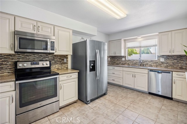 Detail Gallery Image 8 of 19 For 30115 Carmel Rd, Menifee,  CA 92586 - 3 Beds | 2 Baths