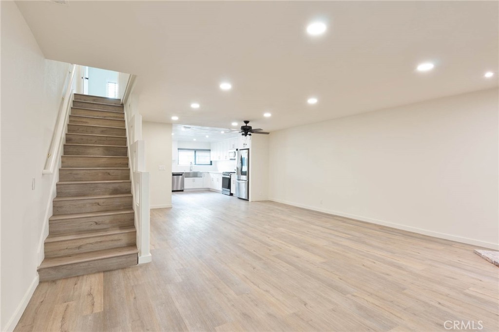 10215 Variel Avenue #25