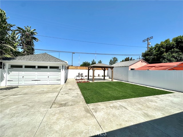 Detail Gallery Image 25 of 31 For 3821 S Muirfield Rd, Los Angeles,  CA 90008 - 4 Beds | 2 Baths